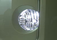 LED�t�@�b�V�����o���uHB4
